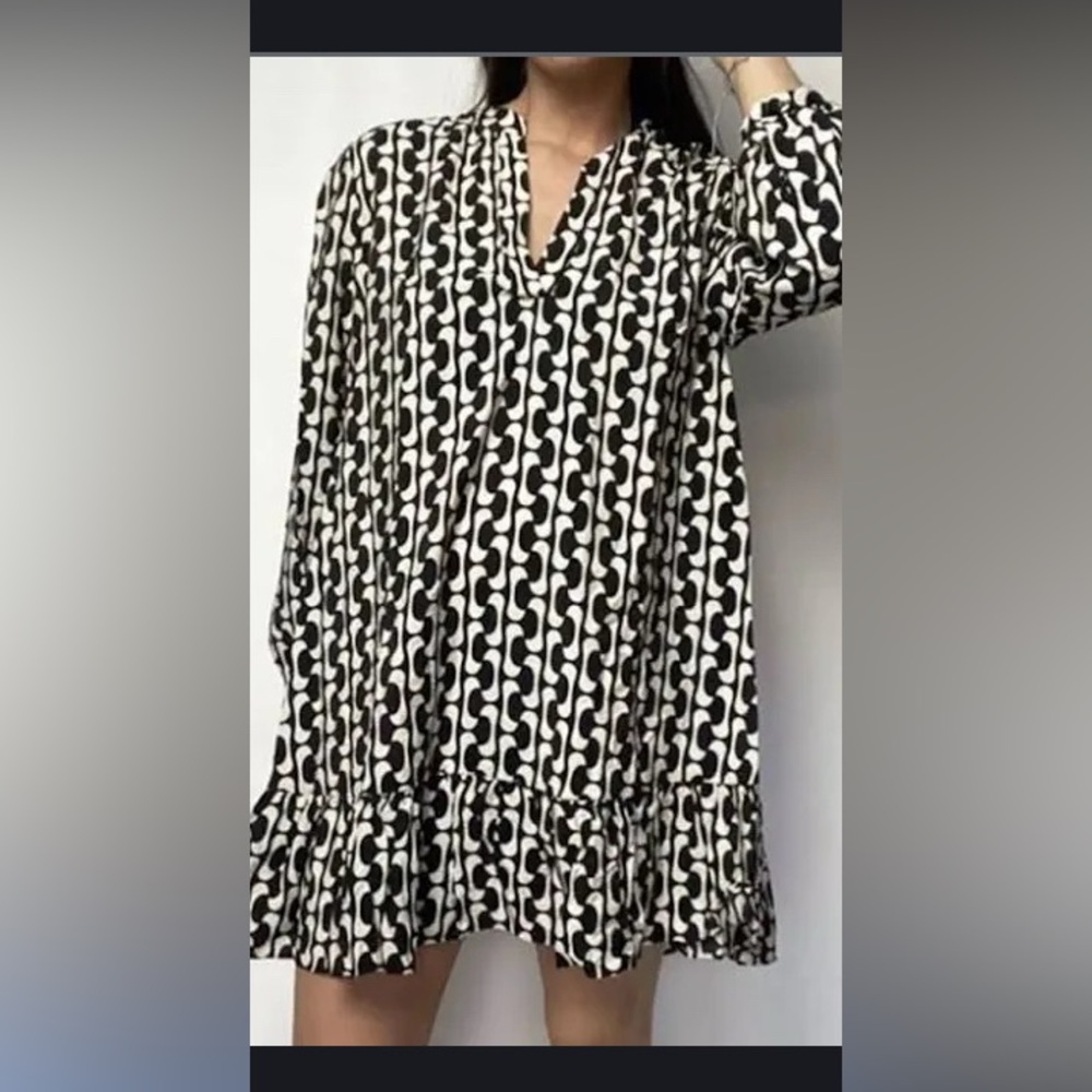 Zara Black and White Geometric Long Sleeve Dress